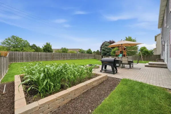 1108 Trillium LN, Shorewood, IL 60404