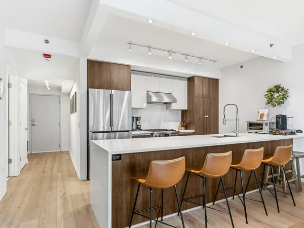 505 N McClurg CT #2301, Chicago, IL 60611