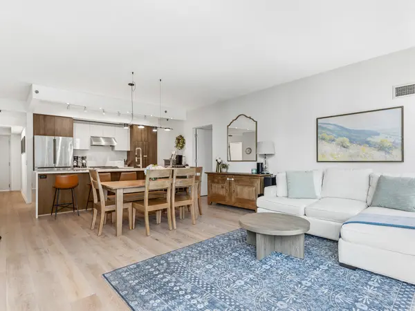 505 N McClurg CT #2301, Chicago, IL 60611