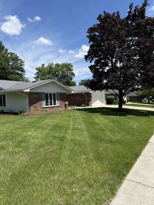 920 Eden DR, Schaumburg, IL 60195