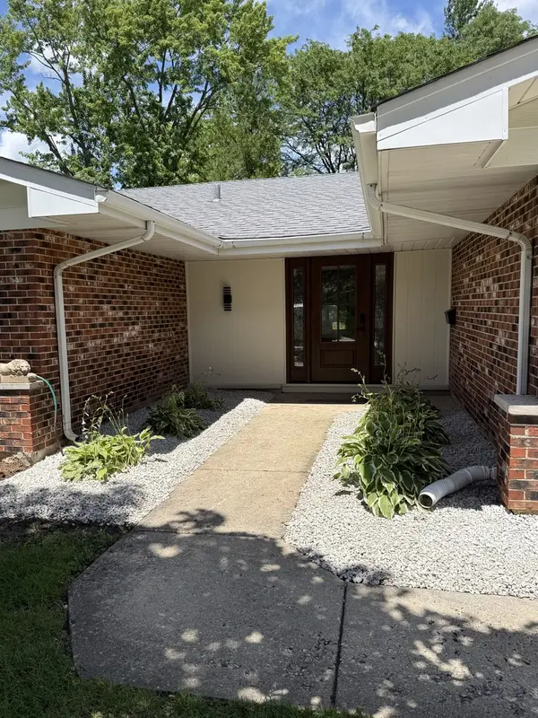 920 Eden DR, Schaumburg, IL 60195