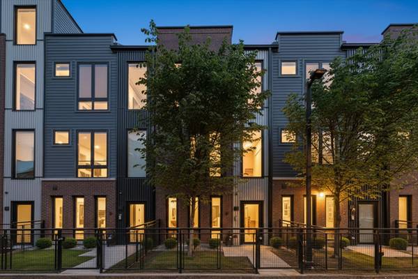 4250 W Belmont AVE #5, Chicago, IL 60641