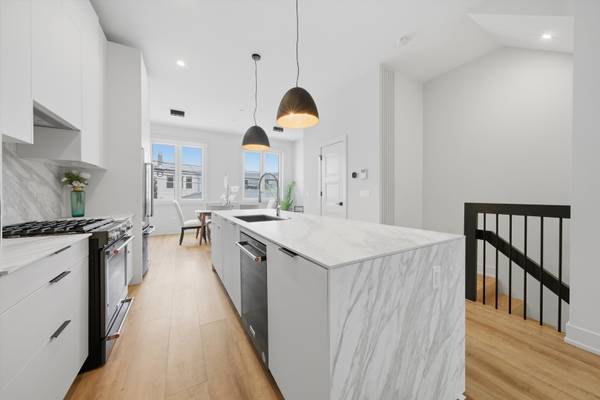 4250 W Belmont AVE #5, Chicago, IL 60641