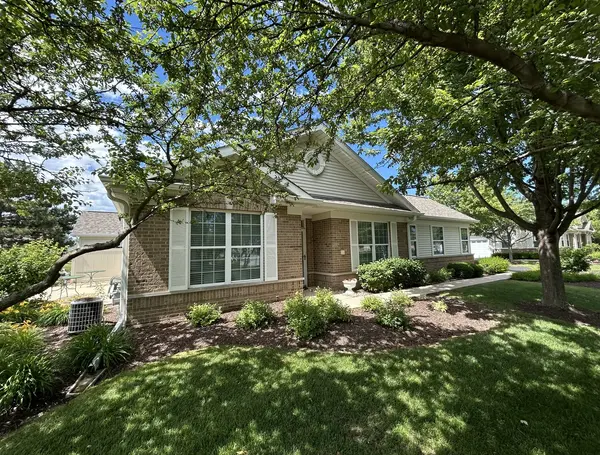 21561 Wolf Lake CT, Crest Hill, IL 60403
