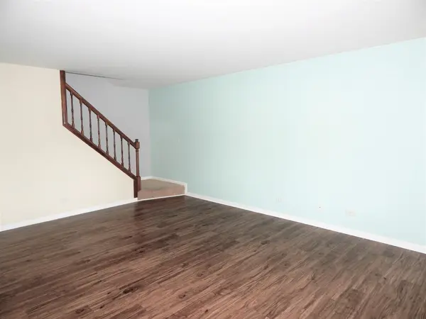 214 Redwood CT, Vernon Hills, IL 60061