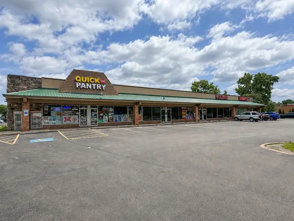 4655 Old Tavern RD, Lisle, IL 60532