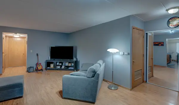 6810 Ridge Point DR #1A, Oak Forest, IL 60452