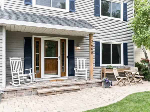 2608 Gateshead DR, Naperville, IL 60564
