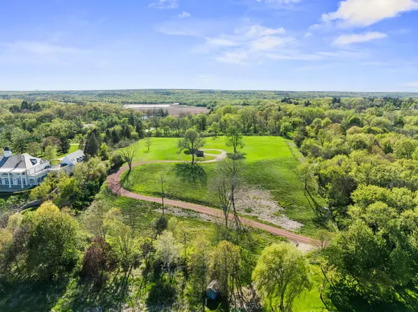 241 Otis RD, Barrington Hills, IL 60010