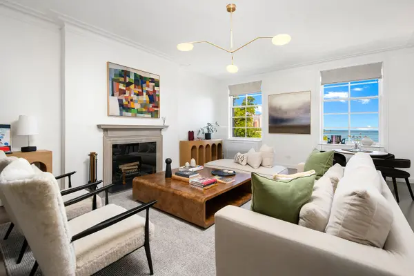 229 E Lake Shore DR #4E, Chicago, IL 60611
