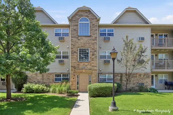 1443 Spring Brook CT #2D, Round Lake Beach, IL 60073