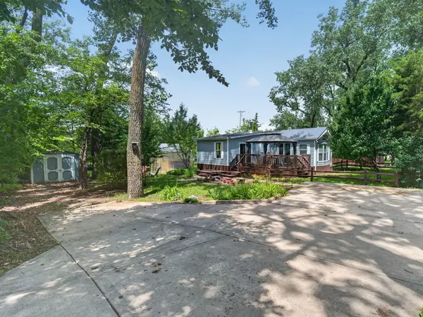 41 Lakeshore DR, Wilmington, IL 60481