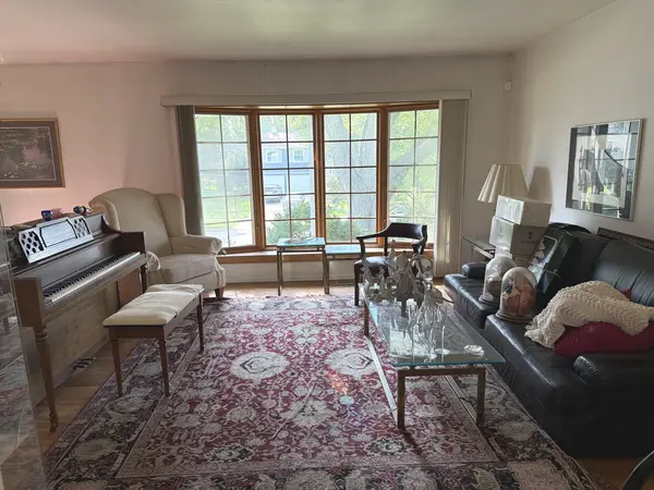 2S079 Glen AVE, Lombard, IL 60148
