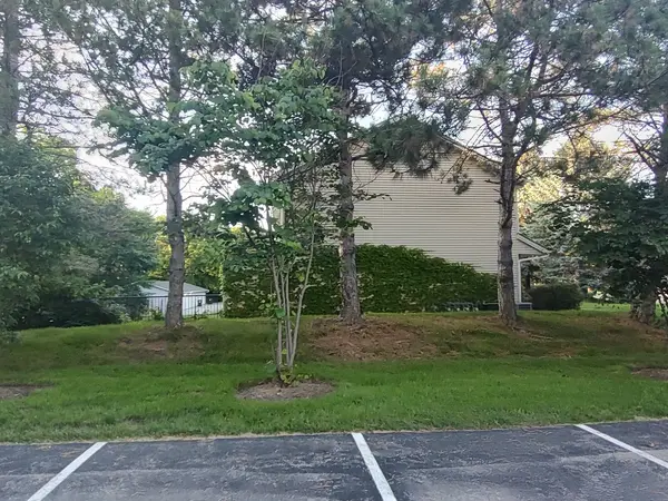 11702 Parkway DR, Roscoe, IL 61073