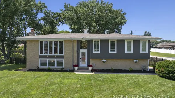 560 Lincoln ST, Roselle, IL 60172