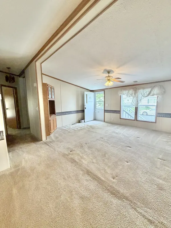 459 Meadowlark CIR, Sandwich, IL 60548