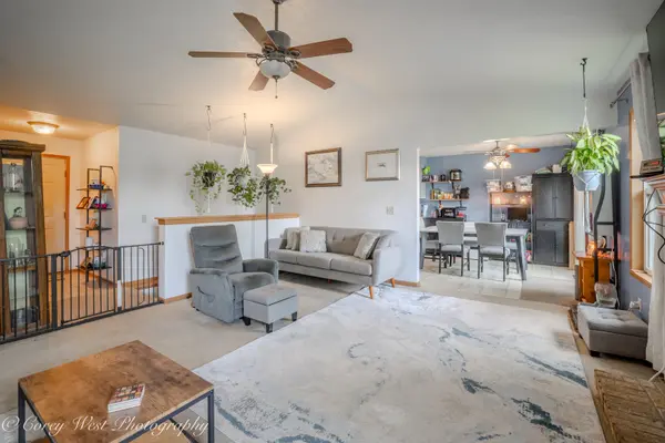 429 Hickory DR, Davis Junction, IL 61020