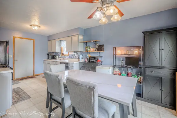 429 Hickory DR, Davis Junction, IL 61020