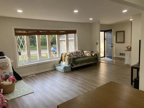 117 Mill Pond DR, Glendale Heights, IL 60139