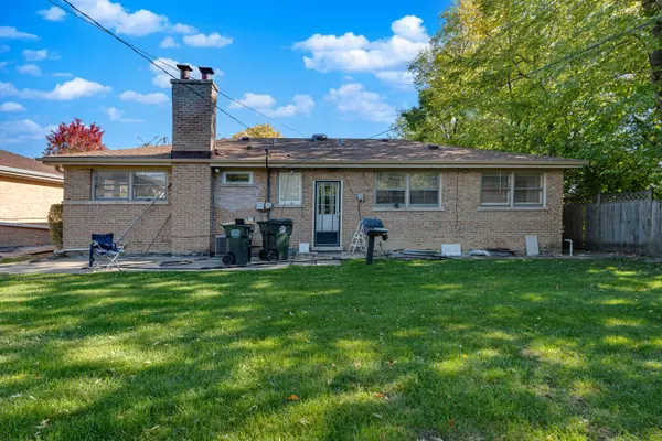 7330 N Kilbourn AVE, Lincolnwood, IL 60712