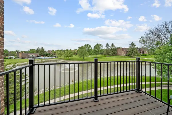 621 Tralee CT #3C, Schaumburg, IL 60193
