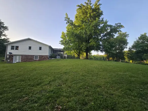 15680 N Cooks DR, Mt Vernon, IL 62864
