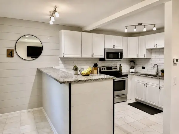 2302 ALGONQUIN RD #9, Rolling Meadows, IL 60008
