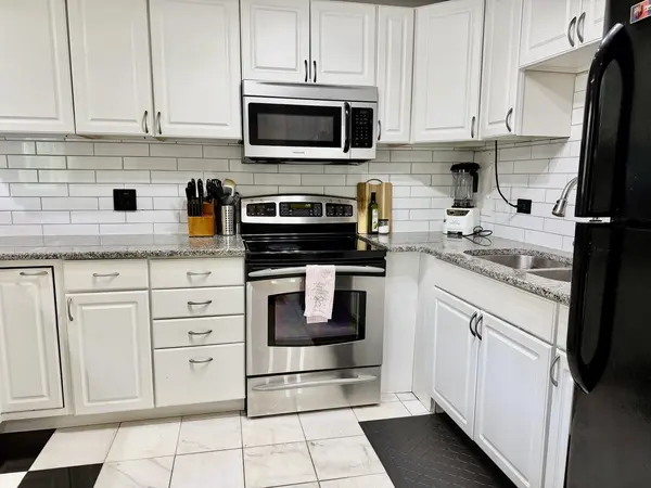 2302 ALGONQUIN RD #9, Rolling Meadows, IL 60008
