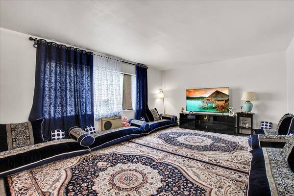 3441 W Bryn Mawr AVE #1E, Chicago, IL 60659