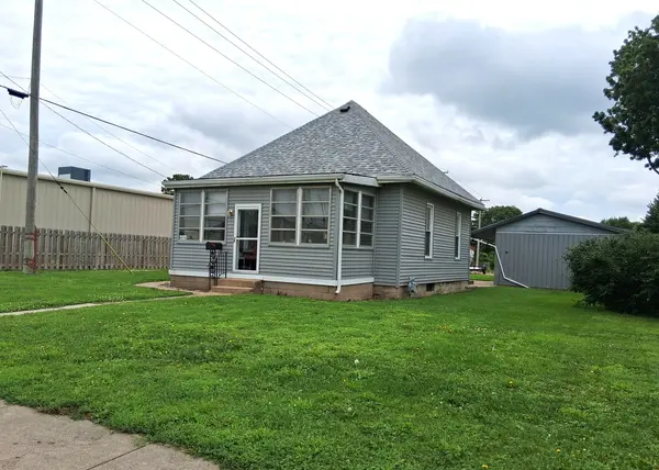 112 E 6th ST, Kewanee, IL 61443
