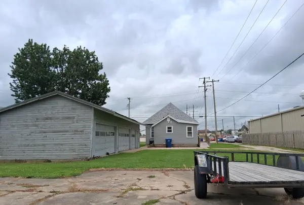 112 E 6th ST, Kewanee, IL 61443
