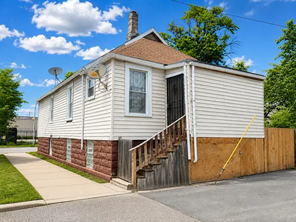 4459 W Carroll AVE, Chicago, IL 60624