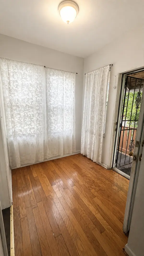 4459 W Carroll AVE, Chicago, IL 60624
