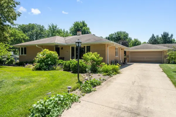4611 Orchard LN, Crystal Lake, IL 60014