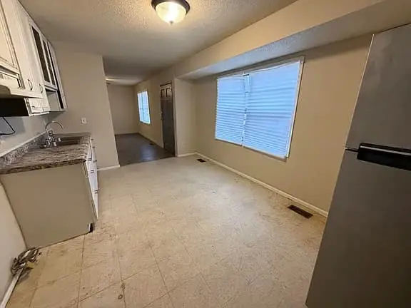 1016 Camaro DR, Danville, IL 61832