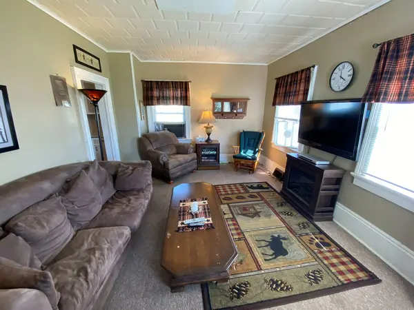 217 W Railroad ST, Lena, IL 61048