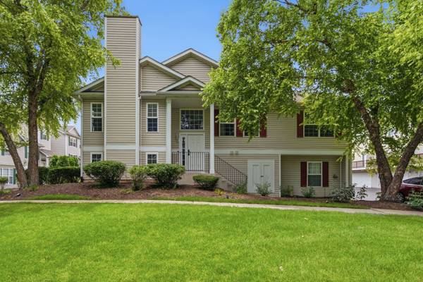 2248 Graystone DR #2248, Joliet, IL 60431