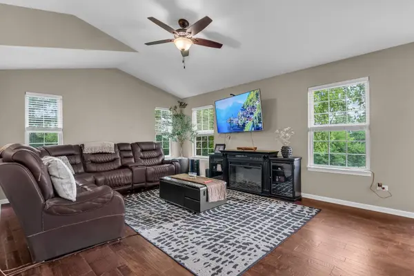 2248 Graystone DR #2248, Joliet, IL 60431