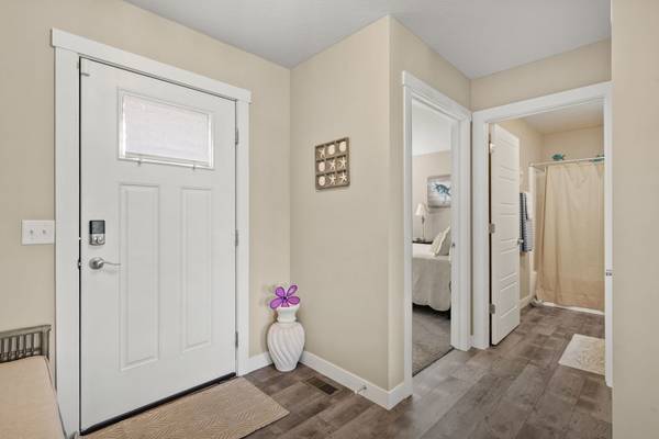 6323 College AVE, Davenport, IA 52807