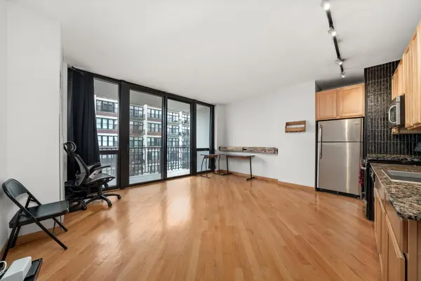 210 S Desplaines ST #908, Chicago, IL 60661