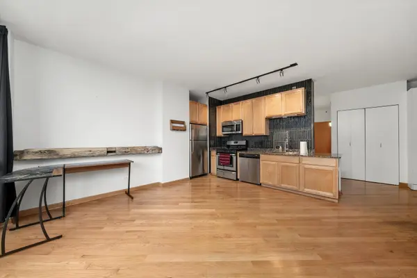 210 S Desplaines ST #908, Chicago, IL 60661