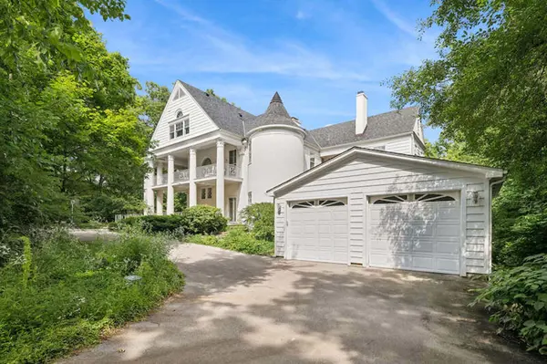 390 Hazel AVE, Highland Park, IL 60035