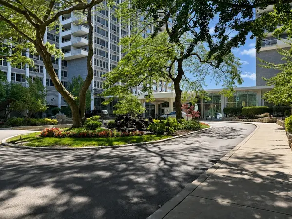 4250 N Marine DR #716, Chicago, IL 60613