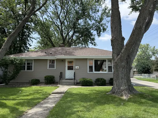 1136 Gertsam DR, Bradley, IL 60915