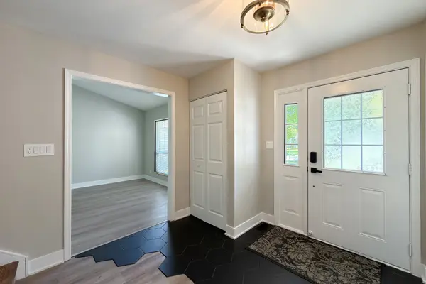 505 Tebay PL W, Schaumburg, IL 60194