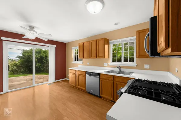 2041 Clarewood LN #2041, Mundelein, IL 60060