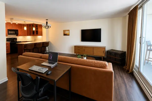 5901 N Sheridan RD #13E, Chicago, IL 60660