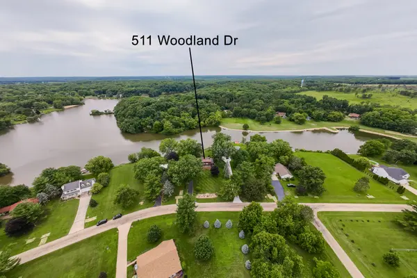 511 N Woodland DR, Dixon, IL 61021