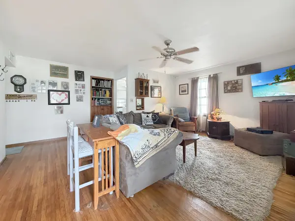 807 E Illinois ST, Freeport, IL 61032