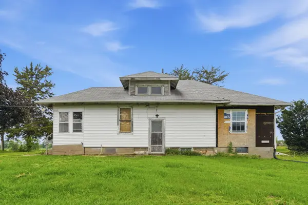 12694 Meredosia RD, Albany, IL 61230